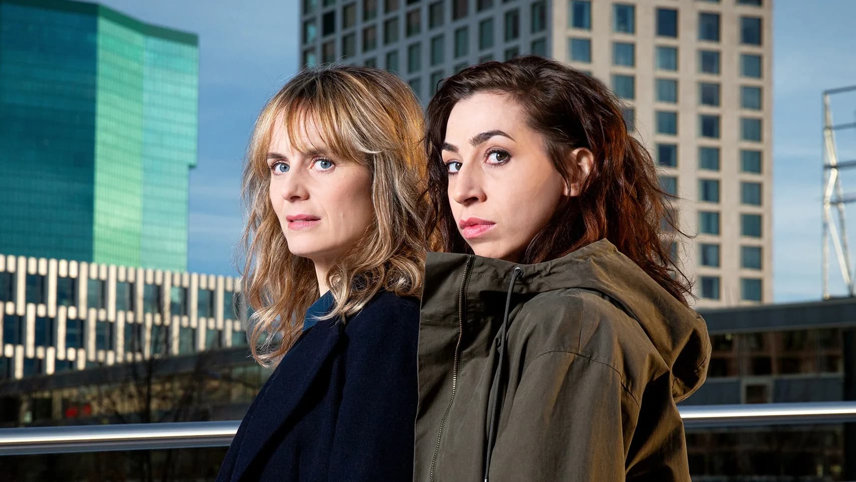 Carol Schuler als Tessa Ott und Anna Pieri Zuercher als Isabelle Grandjean im Tatort Zürich, SRF Pressefoto