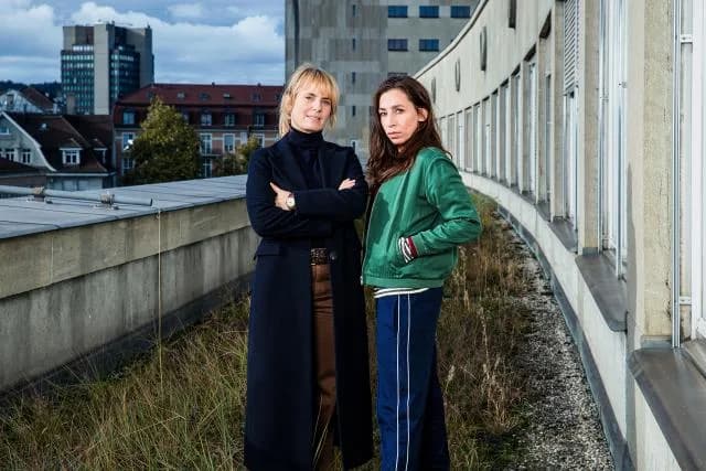 Anna Pieri Zuercher und Carol Schuler als Tatort-Kommissarinnen Grandjean und Ott, SRF Pressefoto