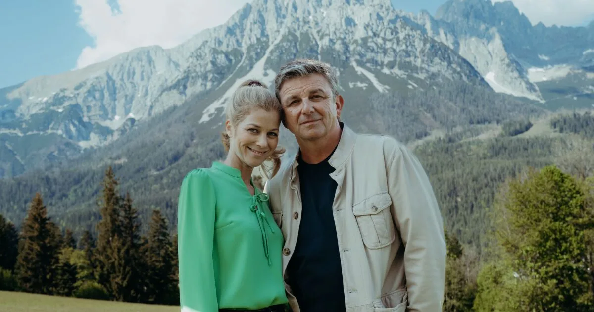 Hilde Dalik Bergdoktor: Hilde Dalik als Karin und Hans Sigl als Dr. Martin Gruber in Der Bergdoktor, ZDF-Pressebild Staffel