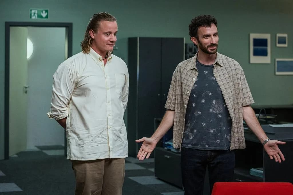 Basil Eidenbenz als Justus Reynier und Aaron Arens als Noah Löwenherz im «Tatort» Zürich «Könige der Nacht»