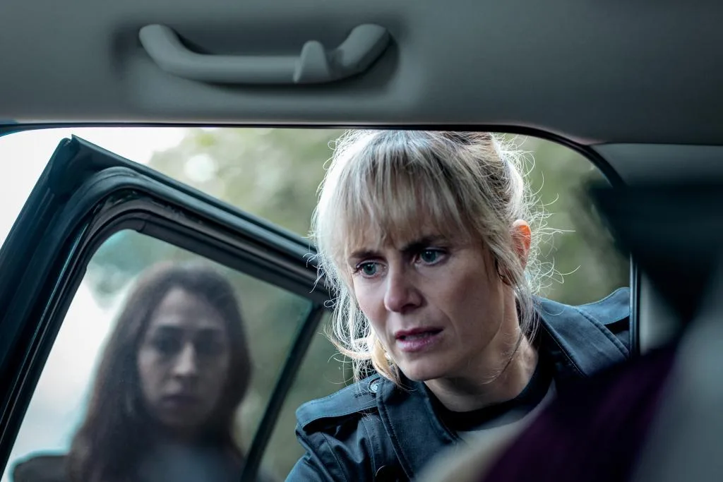 Carol Schuler als Tessa Ott und Anna Pieri Zuercher als Isabelle Grandjean im «Tatort» Zürich «Blinder Fleck», SRF Pressefoto