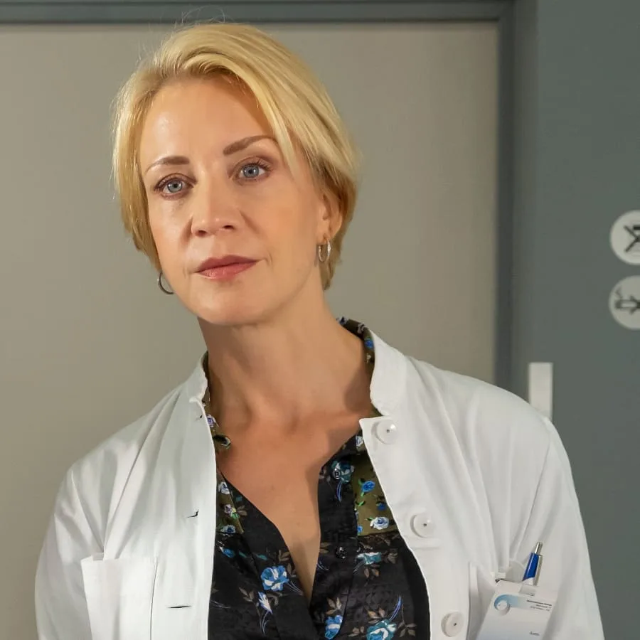 Annika Ernst als Dr. Angelika Rüdiger in «Der Bergdoktor» — ZDF-Pressebild