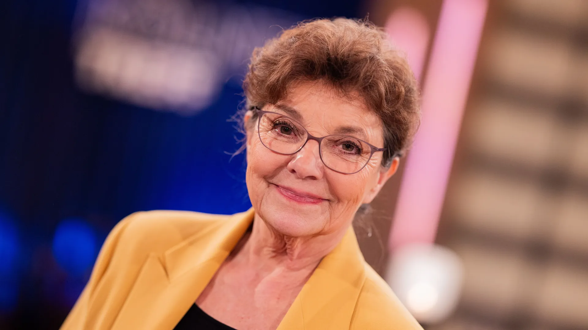 Monika Baumgartner, Bergdoktor-Star, lächelt bei einem TV-Auftritt 2026