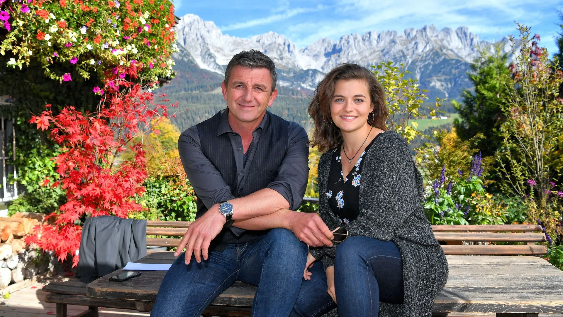 Ronja Forcher und Hans Sigl als Lilli und Martin Gruber in «Der Bergdoktor»