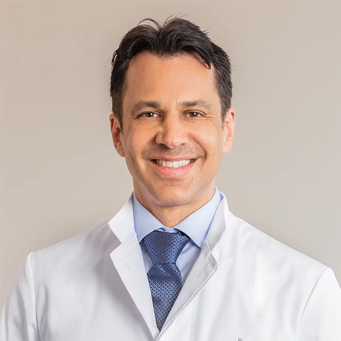 Dr. med. Jürg Häcki, Facharzt FMH für ästhetische Chirurgie an der Lucerne Clinic in Luzern