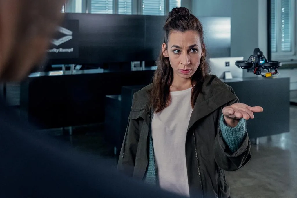 Anna Pieri Zuercher als Isabelle Grandjean und Carol Schuler als Tessa Ott im Tatort Zürich «Blinder Fleck», SRF Pressefoto
